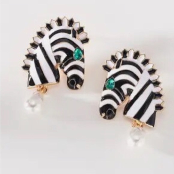 Zara Enamel Pearl Zebra Earrings - Picture 4 of 17